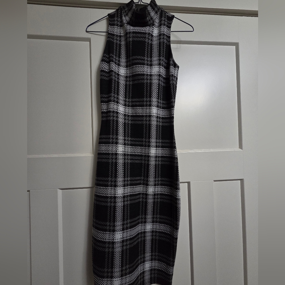 Le Chateau Black and Gray Plaid Dress